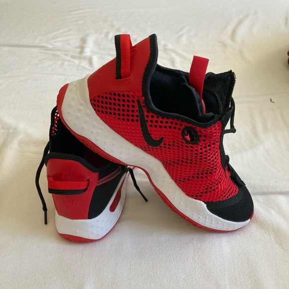 NWB PG4 “Bred” 👟, size 7.5. - Picture 8 of 12